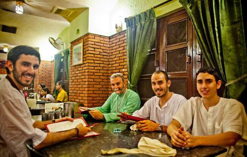 Hotel Mvt Guesthouse & Restaurant