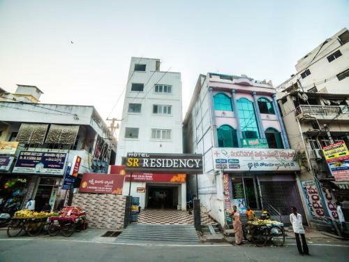 Oyo 9804 Hotel Sr Residency