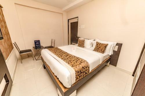Oyo 9804 Hotel Sr Residency