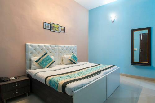 Oyo 9935 Hotel Mango House