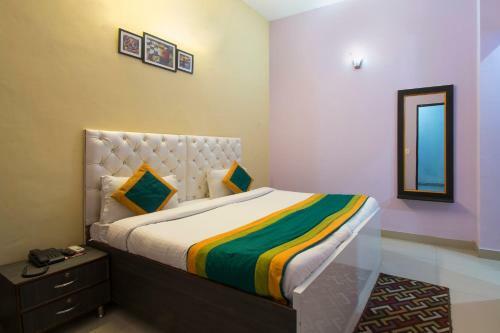 Oyo 9935 Hotel Mango House