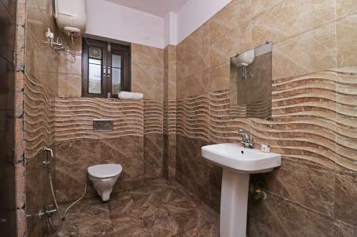 Hotel Oyo 10172 Dhruv Residency