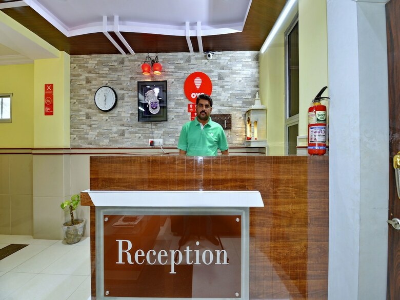 Hotel Oyo 16992 Primrose Residency