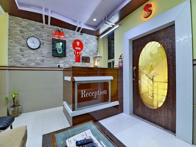 Hotel Oyo 16992 Primrose Residency