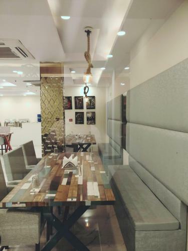 Hotel P.k. Residency