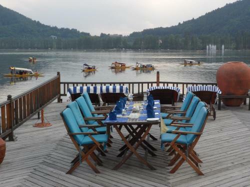 Sukoon Houseboat Dal Lake