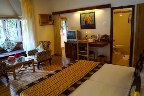 Hotel The Den Corbett Resort