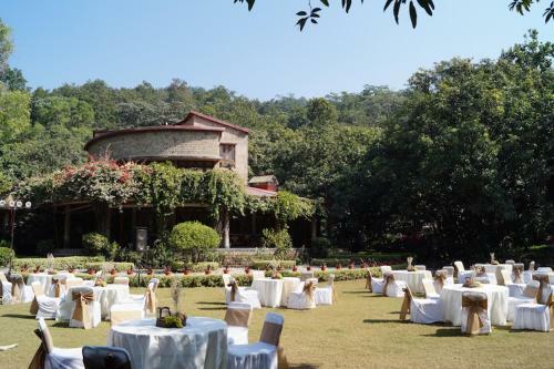 Hotel The Den Corbett Resort