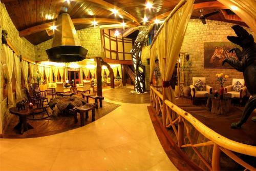 Hotel The Den Corbett Resort