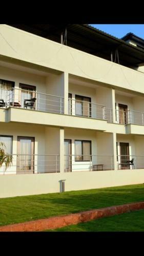 Hotel Grand Ambience Resort