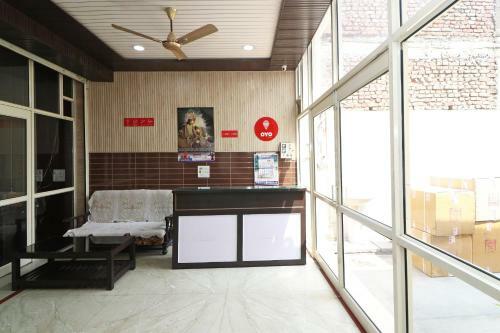 Oyo 14161 Hotel Sachin