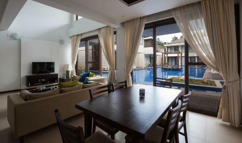Villa Azure By Vista Rooms