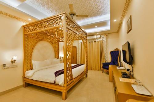 Hotel Emperor Resort & Spa