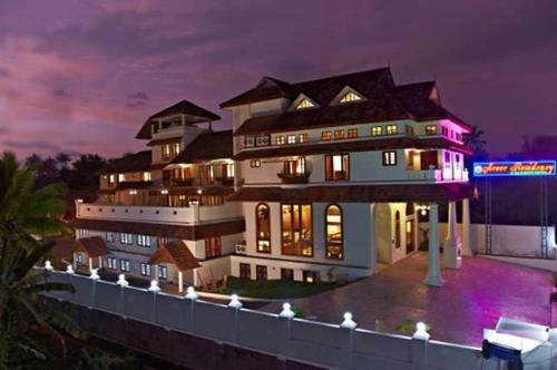 Hotel Aroor Residency