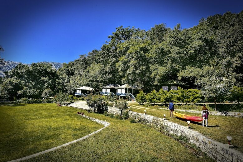 Latitude 29 By The Lake Resort