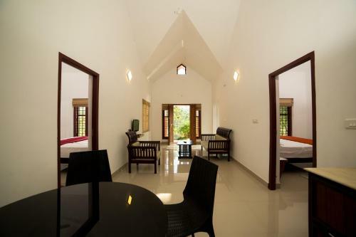 Hotel Vythiri Holiday Resort