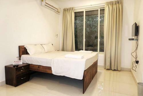 Apartamento Plush Studio With Pool: 5min Walk To Vagator Beach