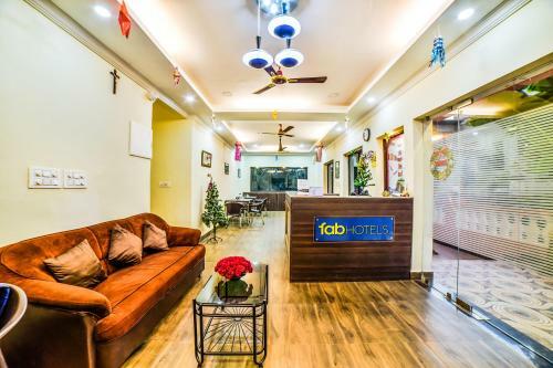 Hotel Fabexpress Spring Height