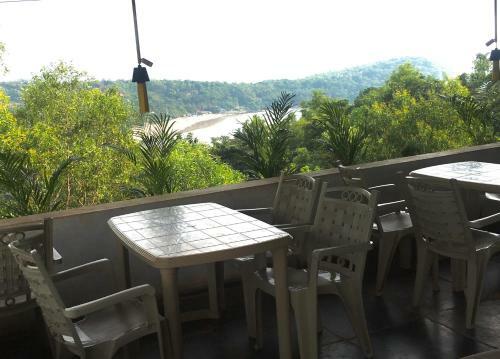 Hotel White Elephant Restaurant And Cottages