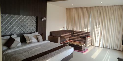 Hotel Riverine Suites