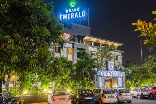 Hotel Treebo Tryst Grand Emerald