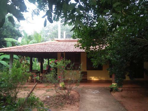 Hostal Adhi Homestay