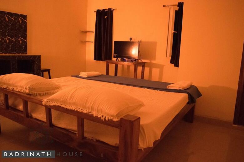 Bed & Breakfast Badrinath House