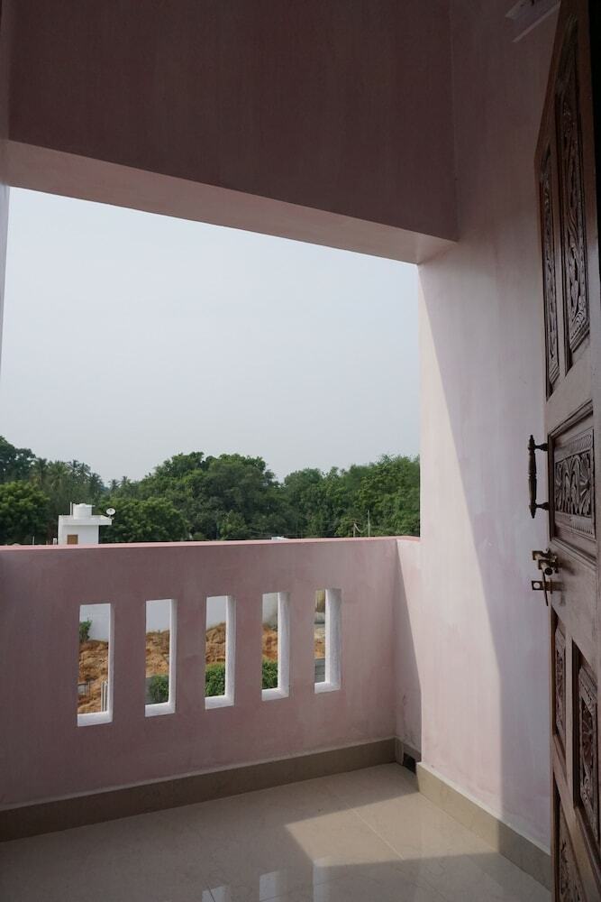 Bed & Breakfast Badrinath House