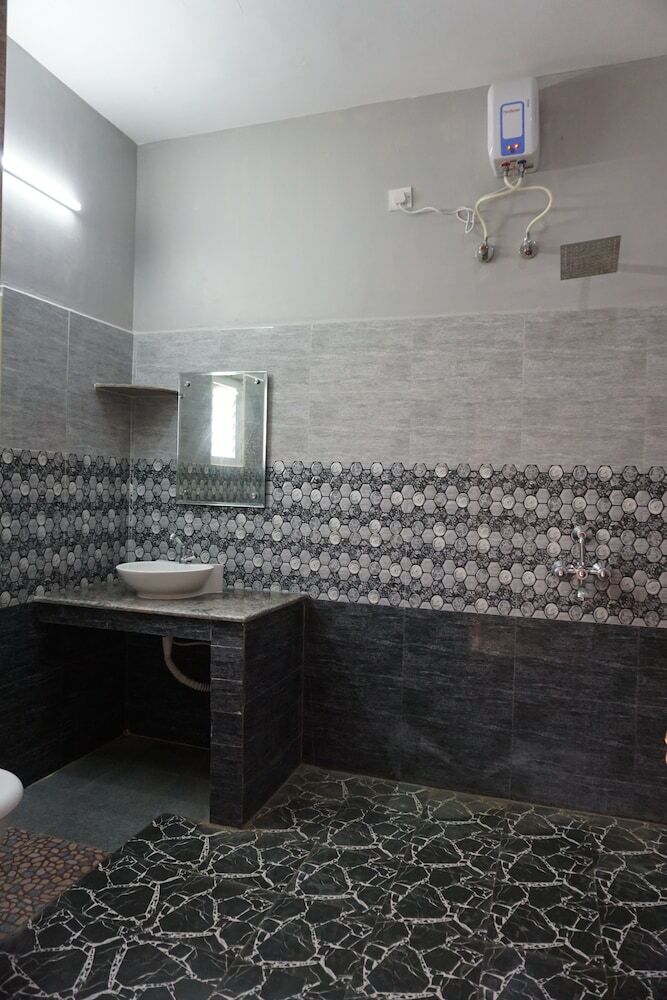 Bed & Breakfast Badrinath House