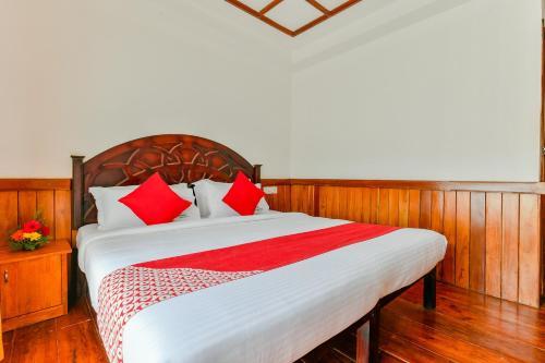 Oyo 23104 Houseboat Indraprastham Four Square 4 Bhk