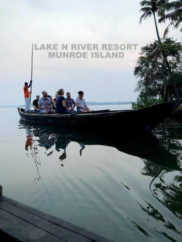 Hotel Lake N River Resort Munroe Island