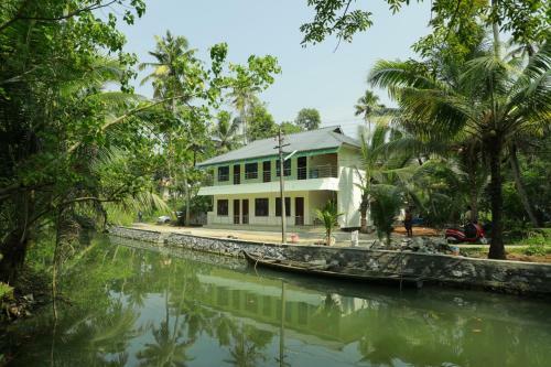 Royal Mundro Palace Home Stay