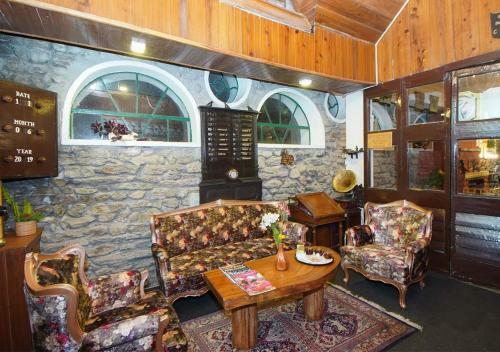 Cochrane Place Hotel
