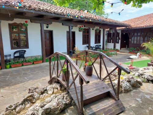 Hostal Guest Rooms Cheshmata