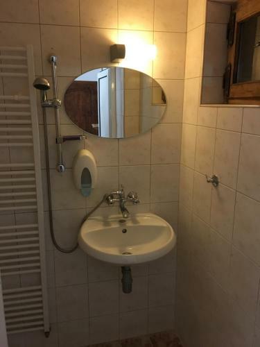 Hotel Pri Chakara