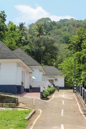 Hotel Magic Land Resorts Athirapally