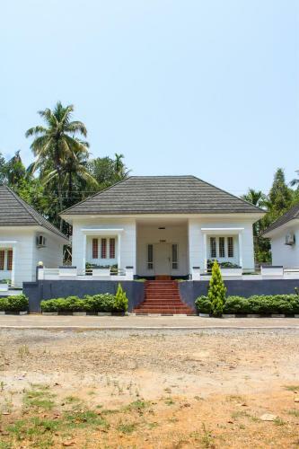 Hotel Magic Land Resorts Athirapally