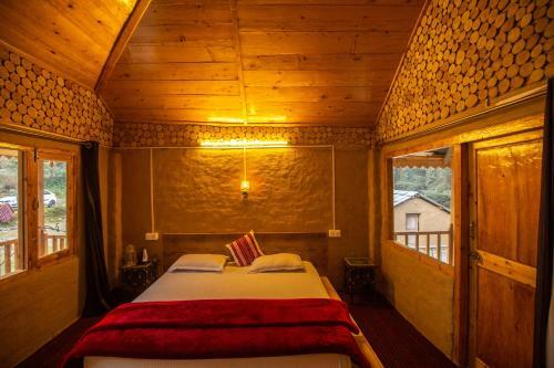 Albergue Mudhouse Jibhi, By E-living Project