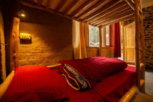 Albergue Mudhouse Jibhi, By E-living Project