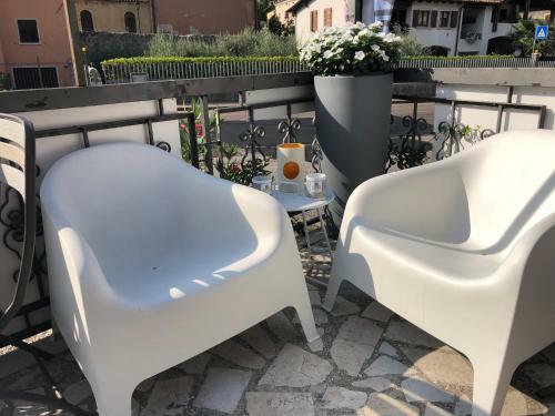Hostal Vignola Rooms Avio
