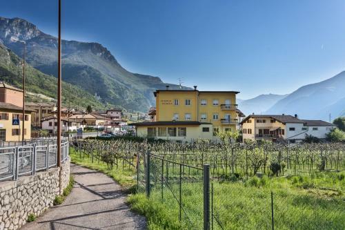 Hostal Vignola Rooms Avio
