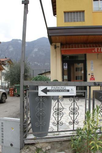 Hostal Vignola Rooms Avio