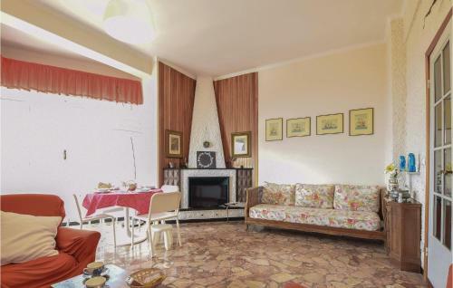 Two-bedroom Apartment In Pieve Ligure