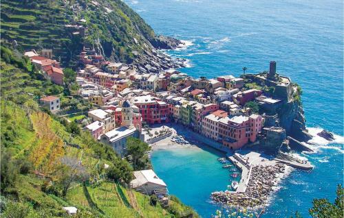Two-bedroom Apartment In Pieve Ligure