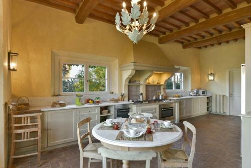 Casa Di Pietra Villa Sleeps 14 Pool Air Con Wifi