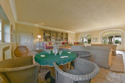 Casa Di Pietra Villa Sleeps 14 Pool Air Con Wifi