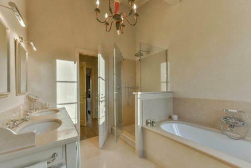 Casa Di Pietra Villa Sleeps 18 Pool Air Con Wifi