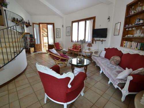Spacious Child-friendly Villa In Modica