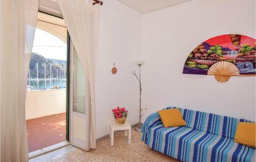 Three-bedroom Apartment In Procida -na-