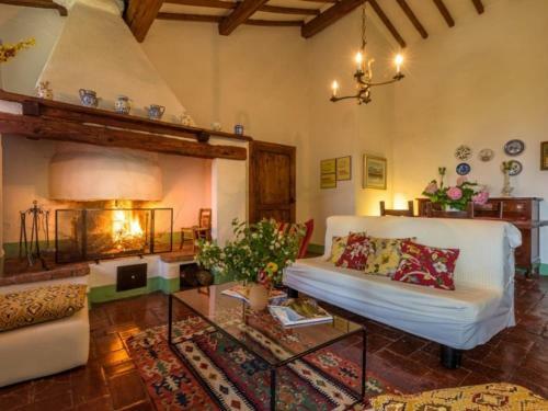 Contignano Villa Sleeps 11 Pool Wifi